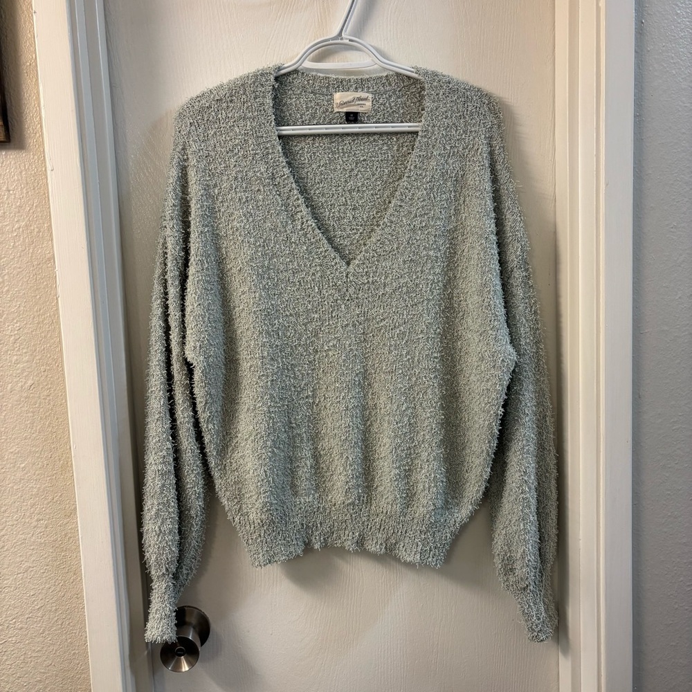 Cozy V-Neck Sweater in Light Green